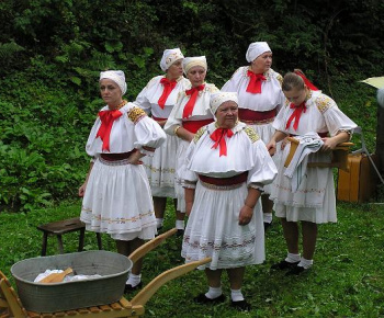 Kultúra / Folklórna skupina Košarinka v TV Košice - foto