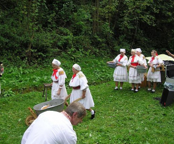 Kultúra / Folklórna skupina Košarinka v TV Košice - foto